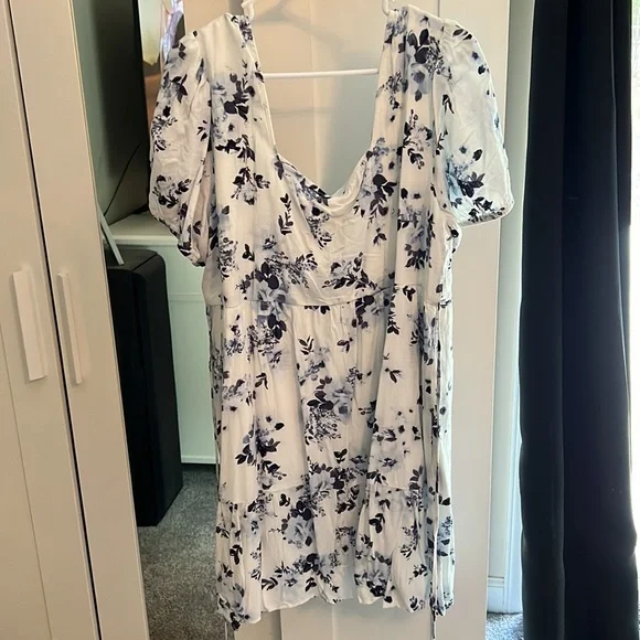 Blue and white floral dress - Picture 2 of 2